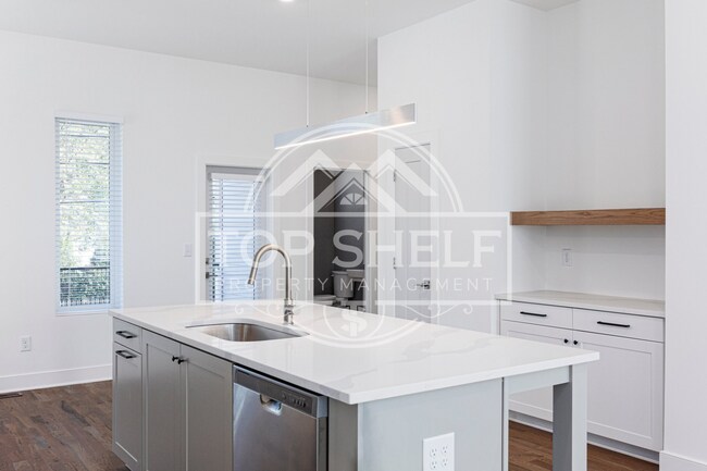 Building Photo - 1540 Millwood Pl