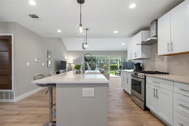 Building Photo - 1505 Westbury Trail