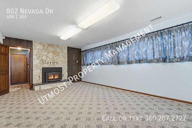 Building Photo - 802 N Nevada Dr