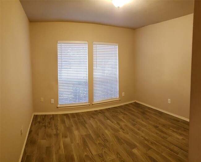Building Photo - 11906 White Water Bay Dr