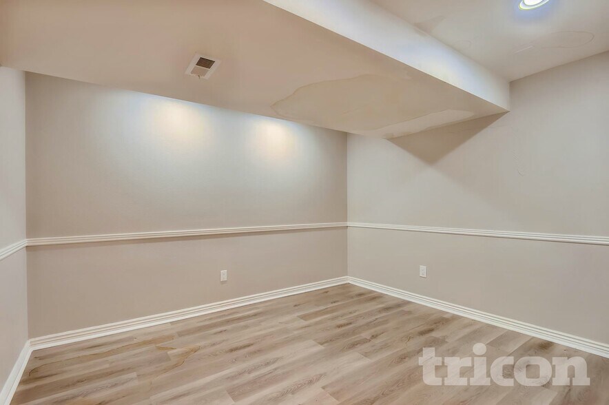 Building Photo - 7681 E Easter Pl