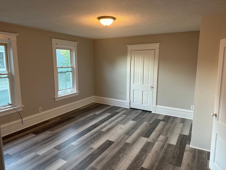 Master Bedroom - 513 3rd Ave SE