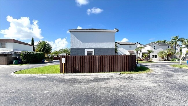 Building Photo - 9044 SW 148th Ct
