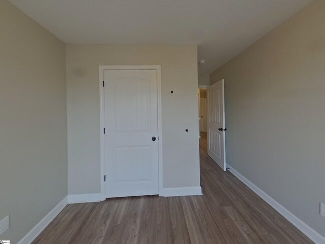 Building Photo - 114 Mistwood Ln