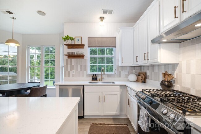 Building Photo - 2435 Alaqua Ct