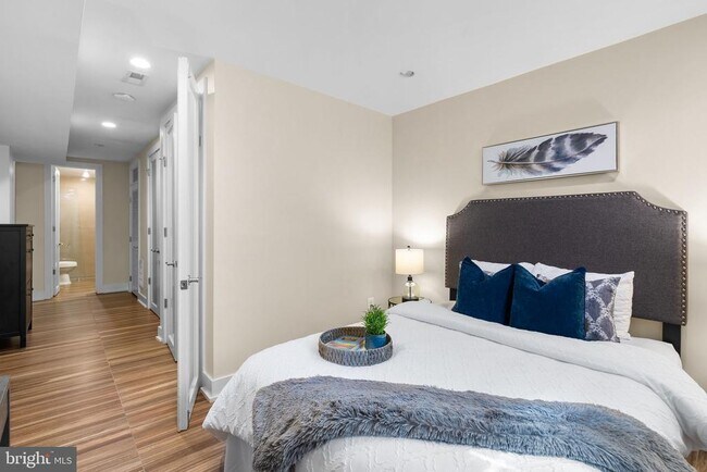 Building Photo - 747 Morton St NW