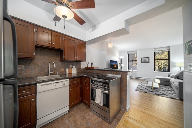 Building Photo - 1314 Hudson St