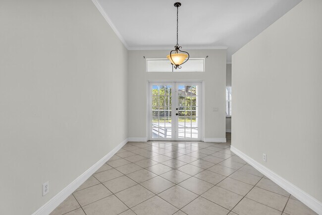 Building Photo - 1579 Banyan Way