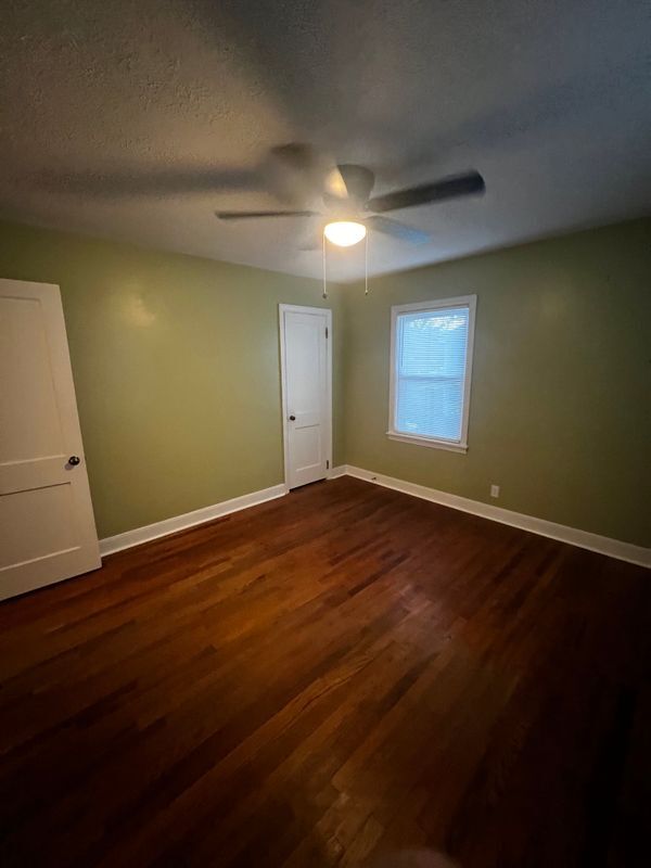 Building Photo - 521 Lee Cir