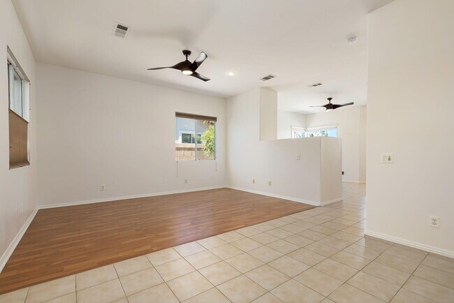 Building Photo - 45160 Debbie Dr