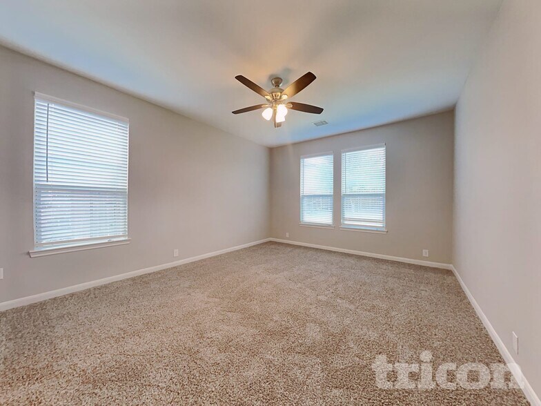 Building Photo - 423 Hayes St