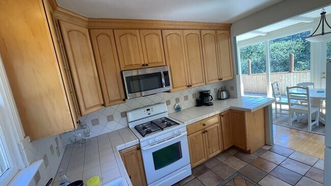 Building Photo - Mid Century Modern home in Monterey
