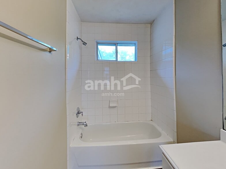 Building Photo - 4002 Portman Glen Ln