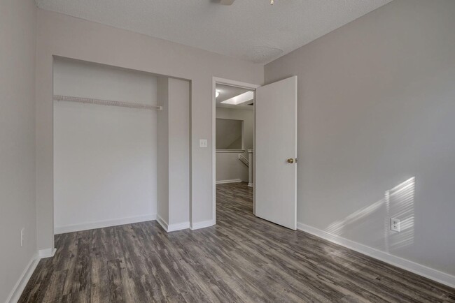 Building Photo - 144 Charter Dr