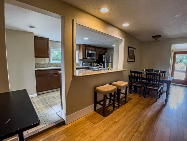 Building Photo - Arnold House