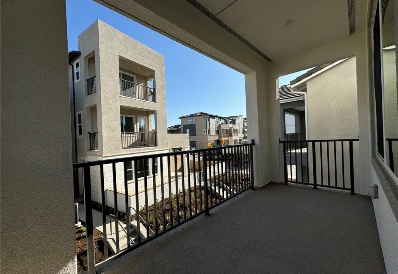 Building Photo - 114 Seep