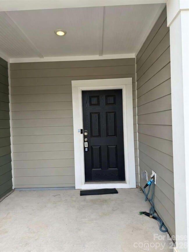 Building Photo - 5215 Maynard Hl Dr