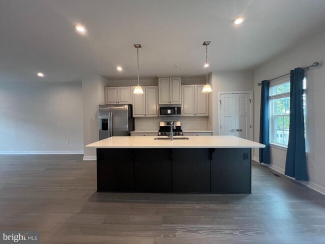 Building Photo - 24 Hunters Dr