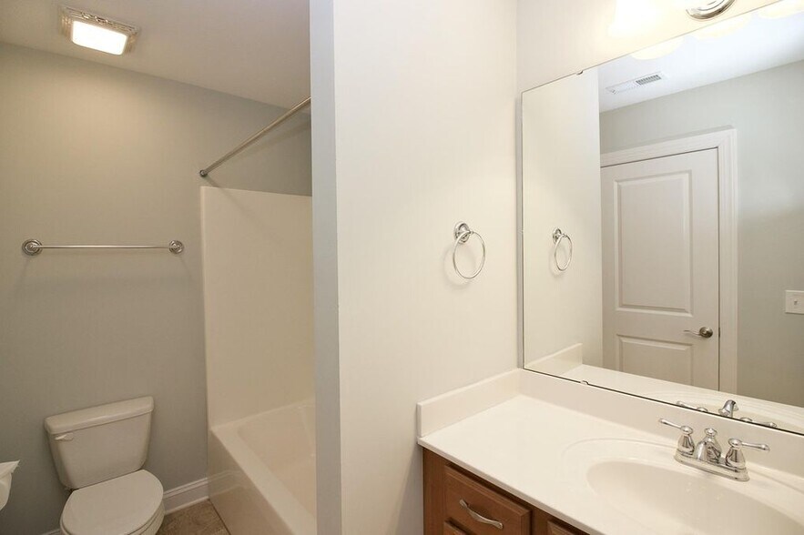 Building Photo - 45 Cypress Cir