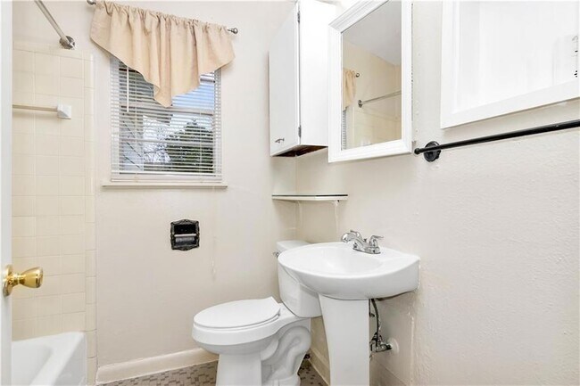 Building Photo - 5408 Joe Sayers Ave