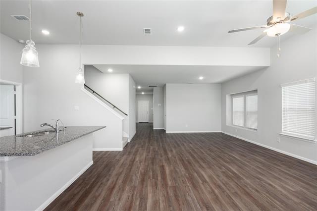 Building Photo - 1944 Huisache St