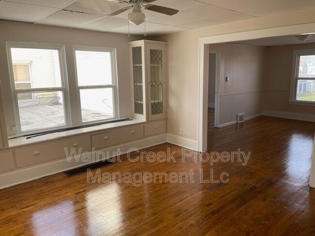 Building Photo - 810 E Erie Ave