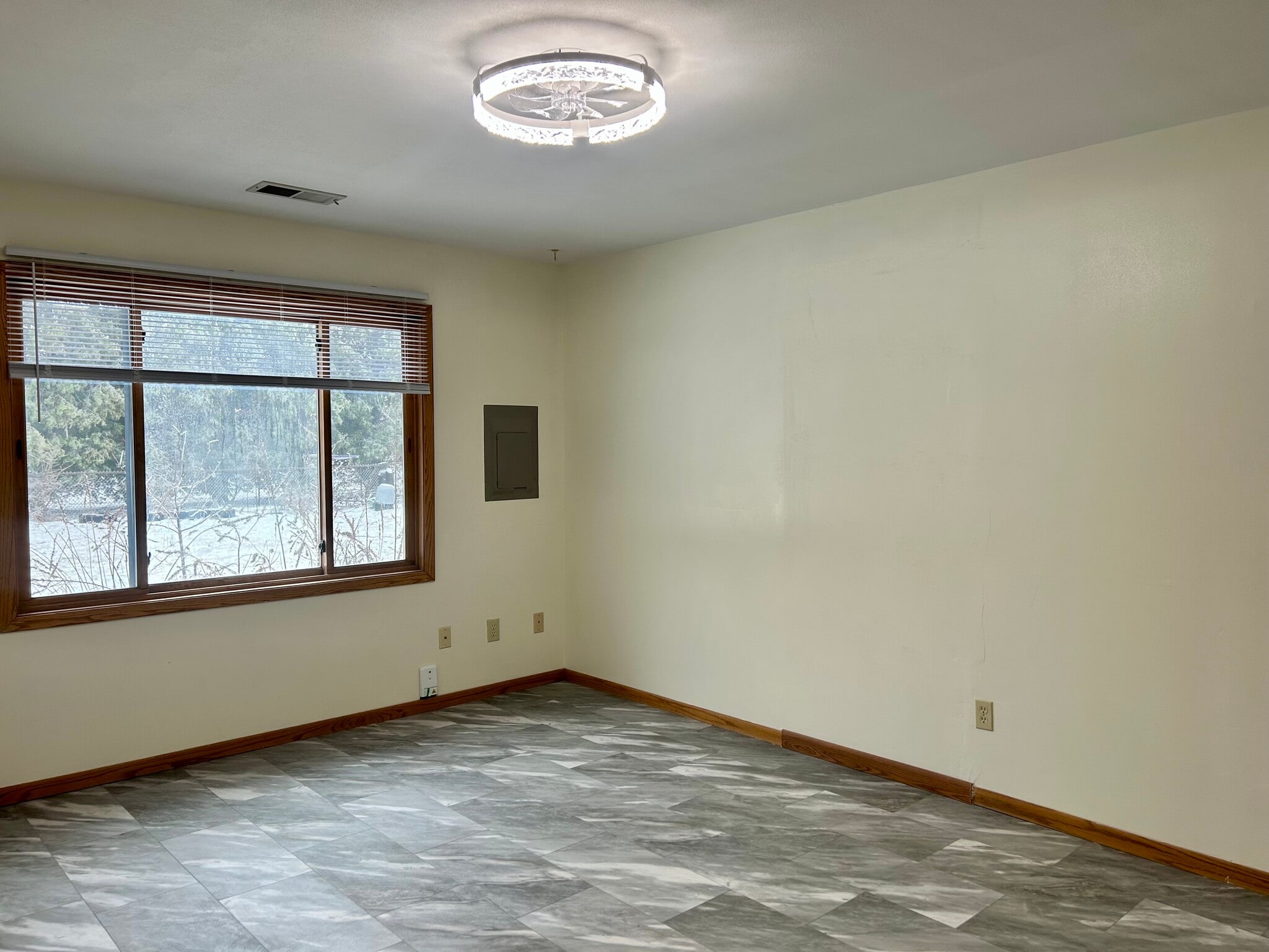 Building Photo - 6008 Jessica St