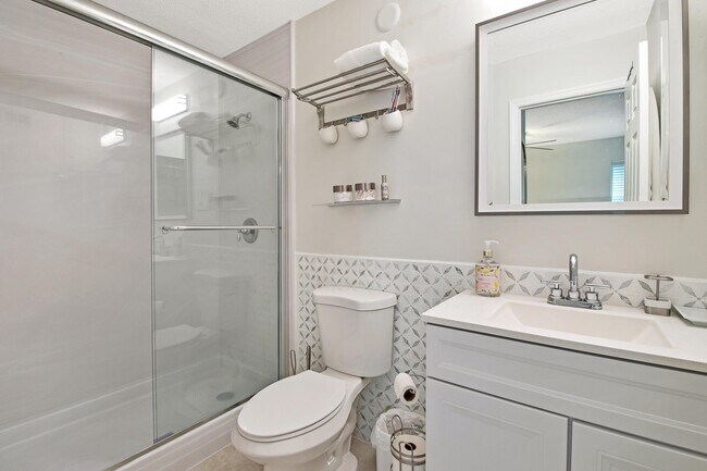 Building Photo - 261 Cypress Point Dr