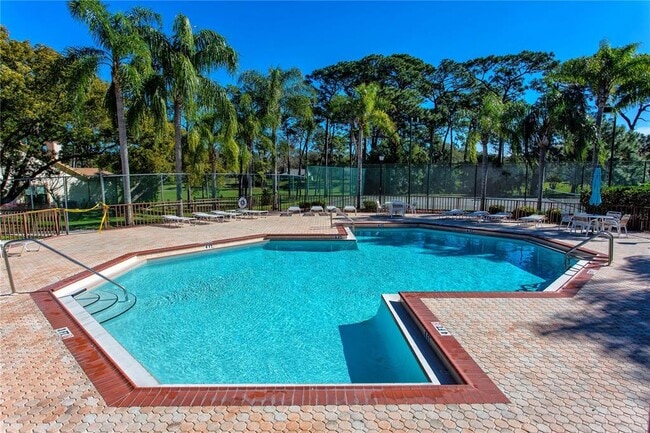 Building Photo - 2411 Bentley Dr