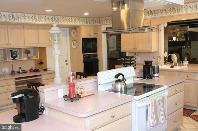 Building Photo - 600 Glenside Rd