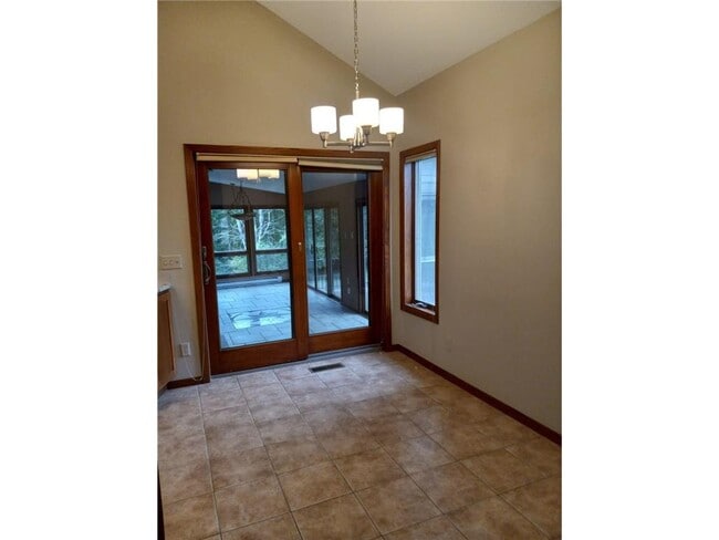 Building Photo - 8344 Parrish Ave NE