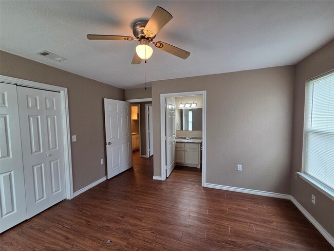 Building Photo - 438 Spence Ln