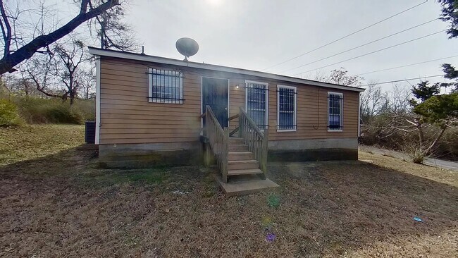 Building Photo - 2703 Kool Ave