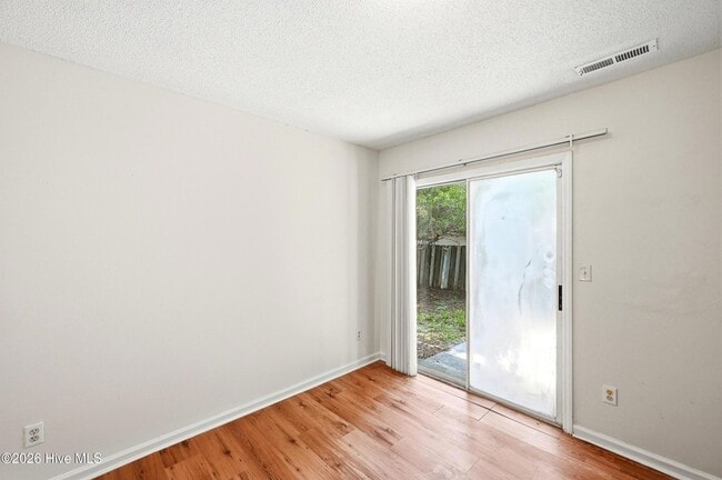 Building Photo - 118 Avondale Ave