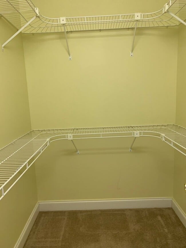 Building Photo - 330 Pin Oak Dr NW