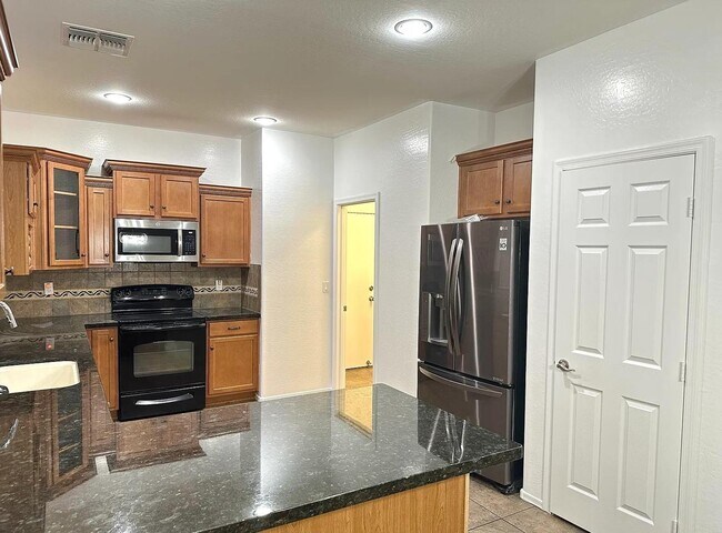 Building Photo - 7706 S 24th Dr