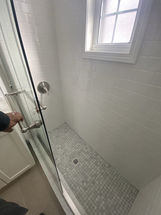 New Shower - 274 Texas Ave