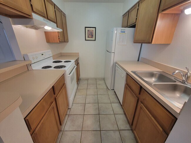 Building Photo - Fresh Boulder 1 Bedroom Condo for Rent wit...
