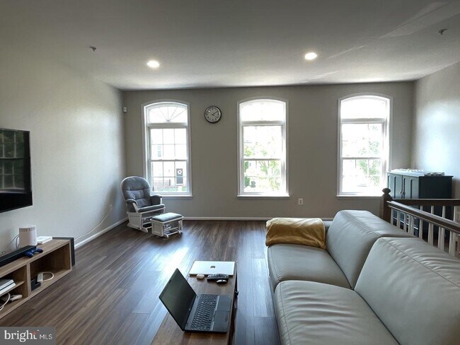 Building Photo - 8474 Pamela Way