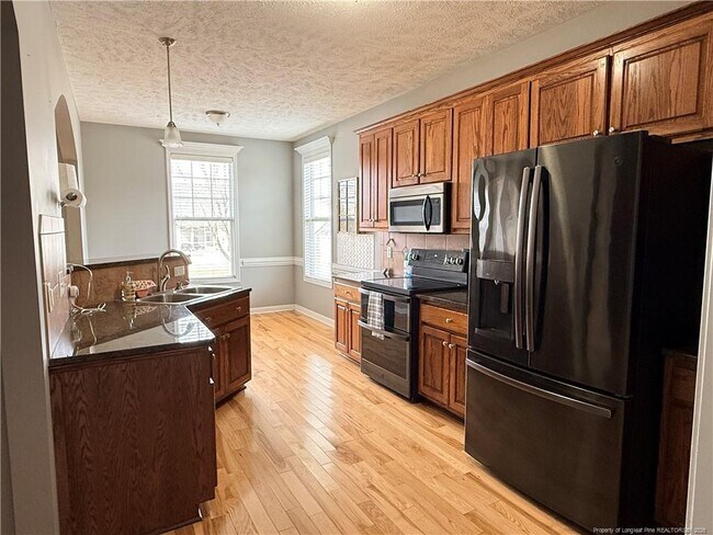 Building Photo - 3917 Barnsdale Dr