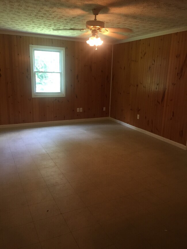 Building Photo - 230 Wood Ave