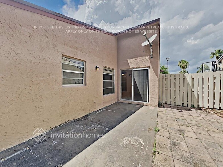 Building Photo - 14056 Langley Pl