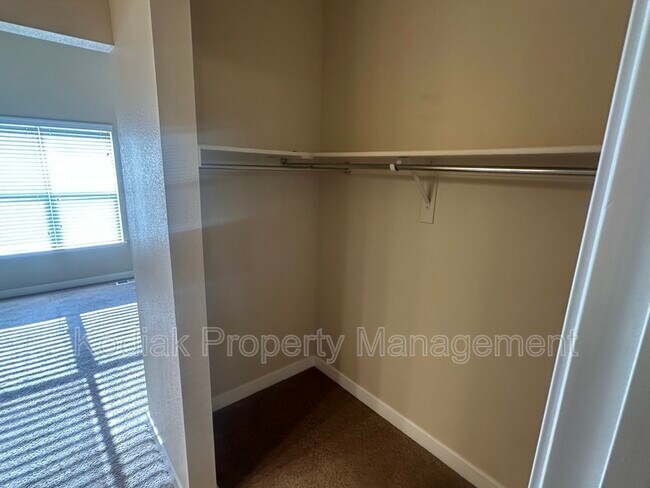 Building Photo - 518 E 500 S