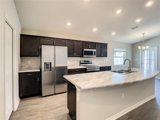 Building Photo - 4466 Hummingbird Ln