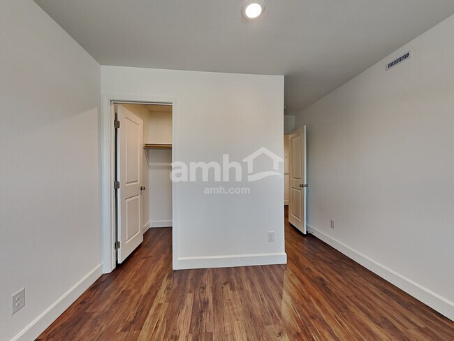 Building Photo - 4816 Blushing Star St