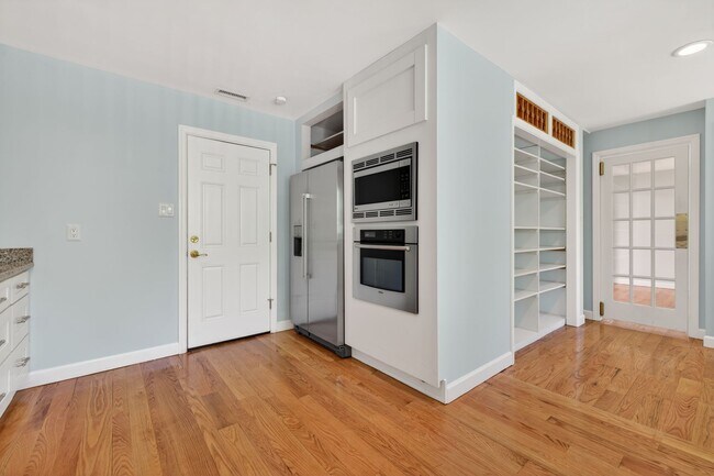 Building Photo - 23017 Timber Creek Ln