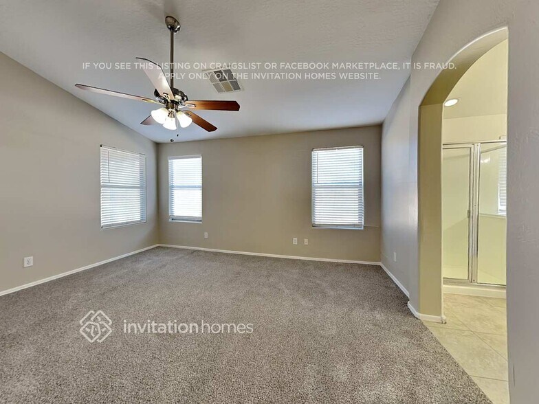 Building Photo - 2628 W Tamarisk Ave