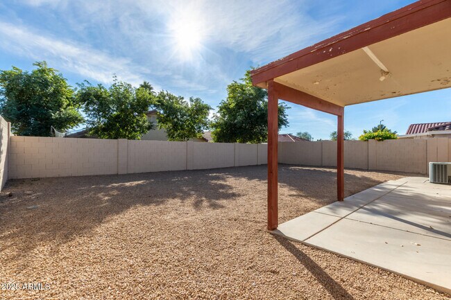 Building Photo - 10537 W Donald Dr