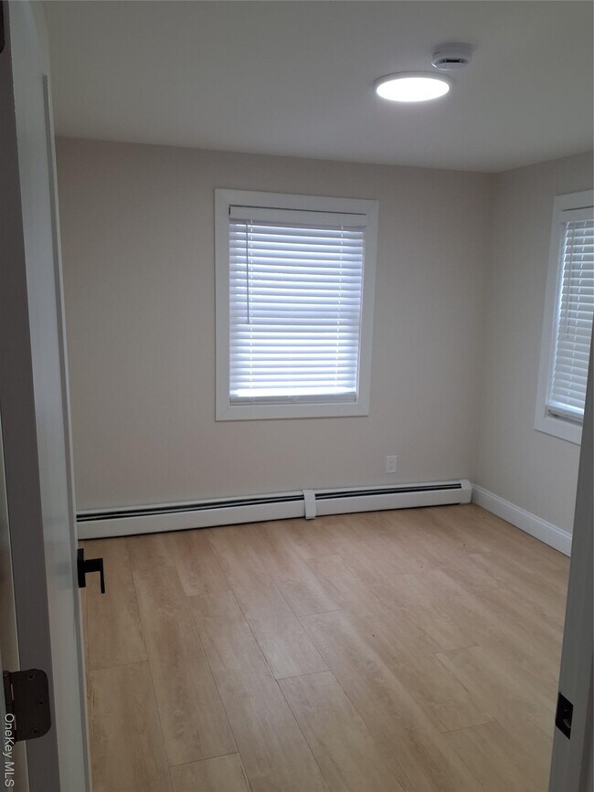 Building Photo - 37 Center Hill Rd