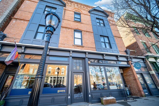 Primary Photo - 173 Main St